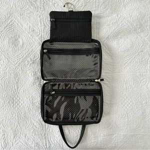 Gorgeous black & gold travel case!